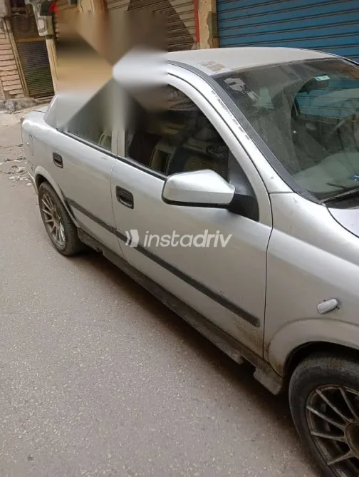 اوبل أسترا 2001 فضي مستعملة للبيع - 2