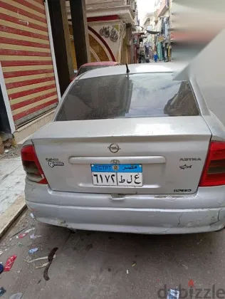 اوبل أسترا 2001 فضي مستعملة للبيع