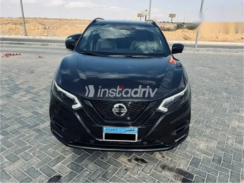 نيسان قشقاي 2021 أسود مستعملة للبيع - 1