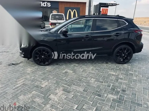 نيسان قشقاي 2021 أسود مستعملة للبيع - 4