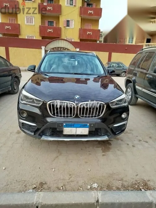 بي ام دبليو X1 2017 أسود مستعملة للبيع - 1