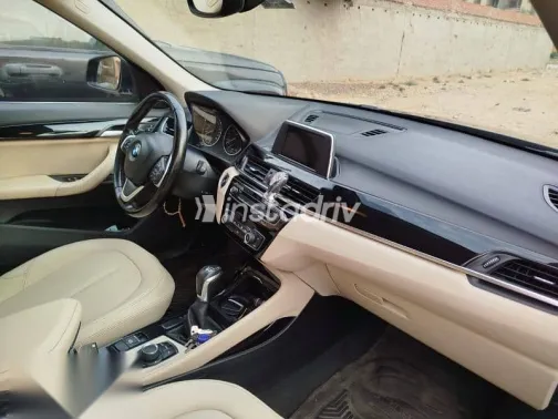بي ام دبليو X1 2017 أسود مستعملة للبيع - 4