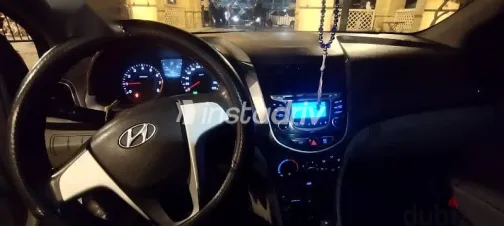 هيونداي اكسنت 2012 فضي مستعملة للبيع - 5