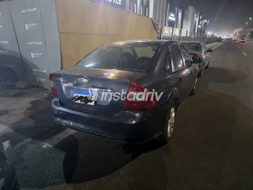 فورد فوكس 2009 أبيض مستعملة للبيع - 1