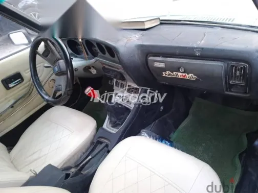 مازدا 929 1975 أزرق غامق مستعملة للبيع - 3