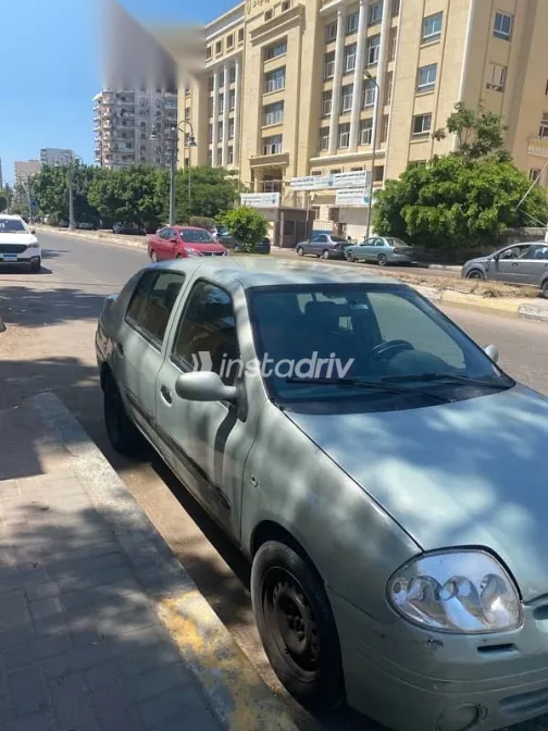 رينو كليو 2001 فضي مستعملة للبيع - 2