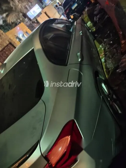 بي ام دبليو 318 2019 فضي مستعملة للبيع - 1