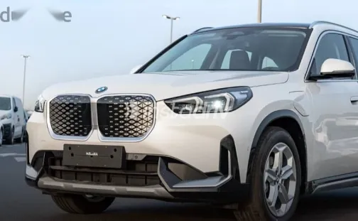 بي ام دبليو اى اكس 1 2025 أبيض جديدة للبيع - 1