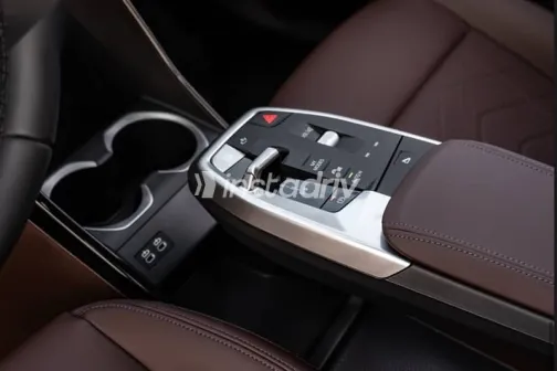 بي ام دبليو اى اكس 1 2025 أبيض جديدة للبيع - 7