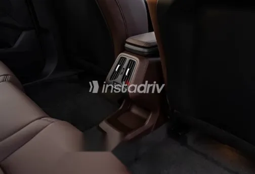 بي ام دبليو اى اكس 1 2025 أبيض جديدة للبيع - 10