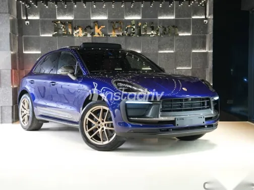 بورش ماكان 2022 أزرق غامق مستعملة للبيع - 3