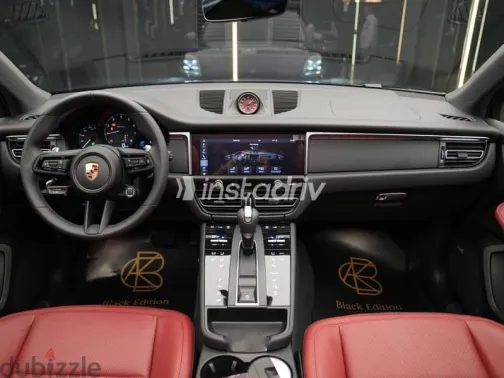 بورش ماكان 2022 أزرق غامق مستعملة للبيع - 5