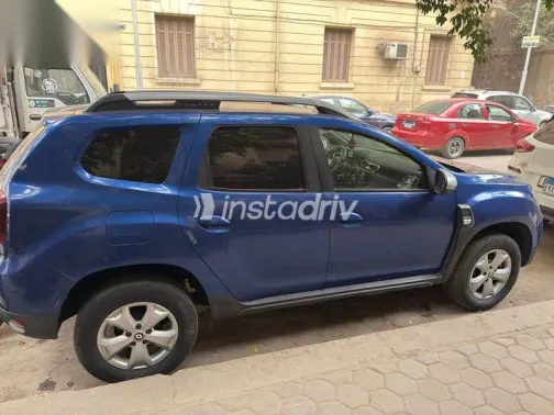 رينو داستر 2021 أزرق غامق مستعملة للبيع - 2