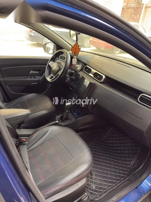 رينو داستر 2021 أزرق غامق مستعملة للبيع - 4