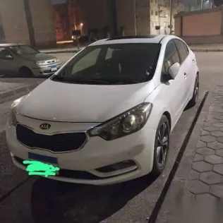 كيا سيراتو 2014 أبيض مستعملة للبيع