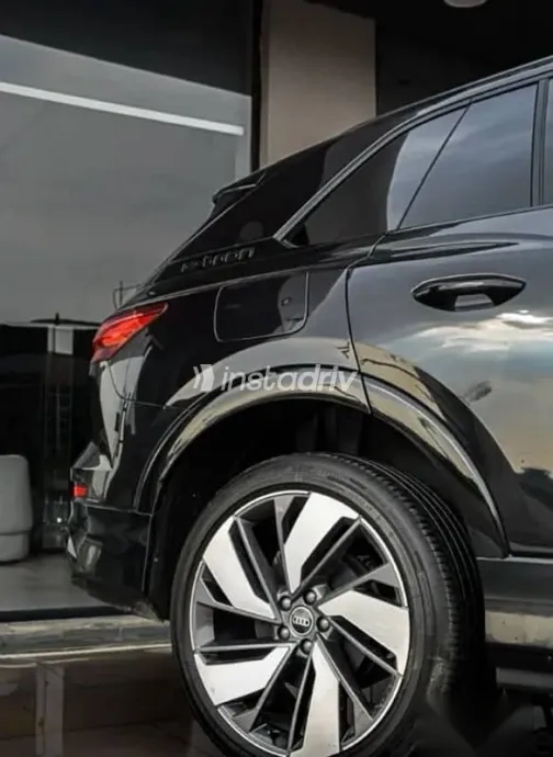 اودي Q5 2025 أسود جديدة للبيع - 3