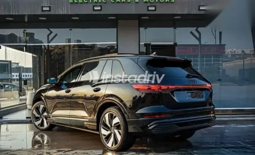 اودي Q5 2025 أسود جديدة للبيع - 6