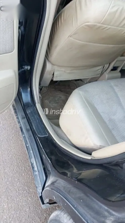 نيسان تيدا 2007 أسود مستعملة للبيع - 2