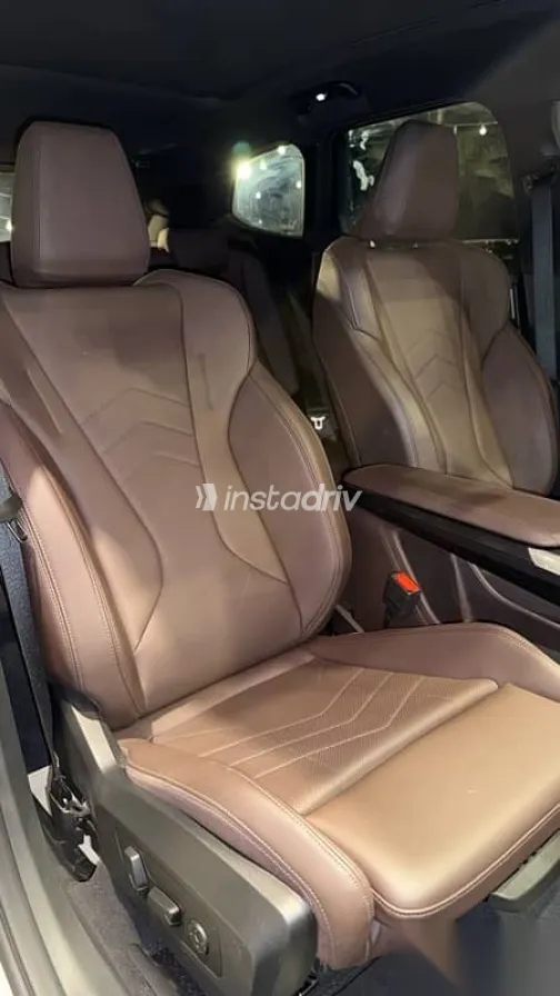 BMW X1 2025 Gray Used for Sale - 3