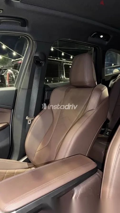 BMW X1 2025 Gray Used for Sale - 4