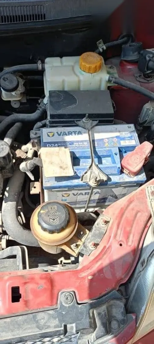 شيفروليه افيو 2012 أحمر مستعملة للبيع - 1