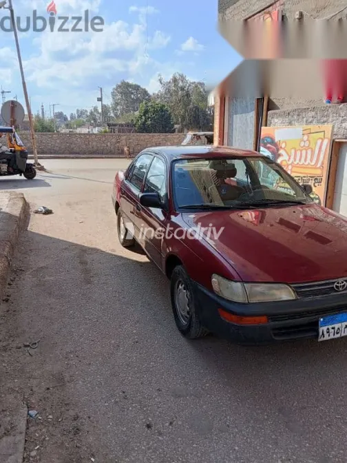 تويوتا كورولا 1995 أحمر مستعملة للبيع - 2