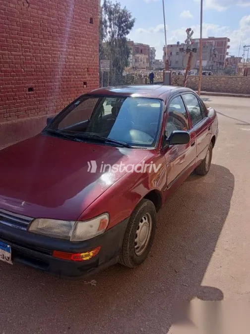 تويوتا كورولا 1995 أحمر مستعملة للبيع - 3