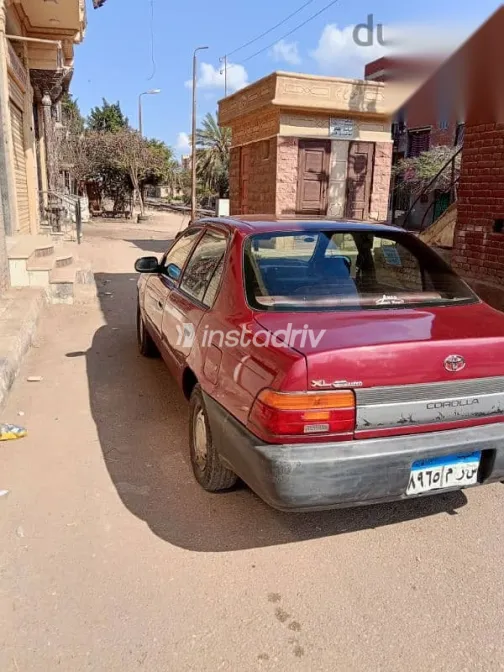 تويوتا كورولا 1995 أحمر مستعملة للبيع - 4
