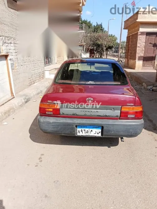 تويوتا كورولا 1995 أحمر مستعملة للبيع - 5