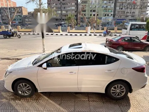 هيونداي إلنترا 2026 أبيض جديدة للبيع - 4