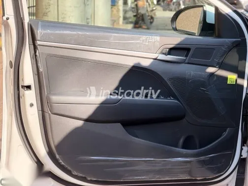 هيونداي إلنترا 2026 أبيض جديدة للبيع - 8