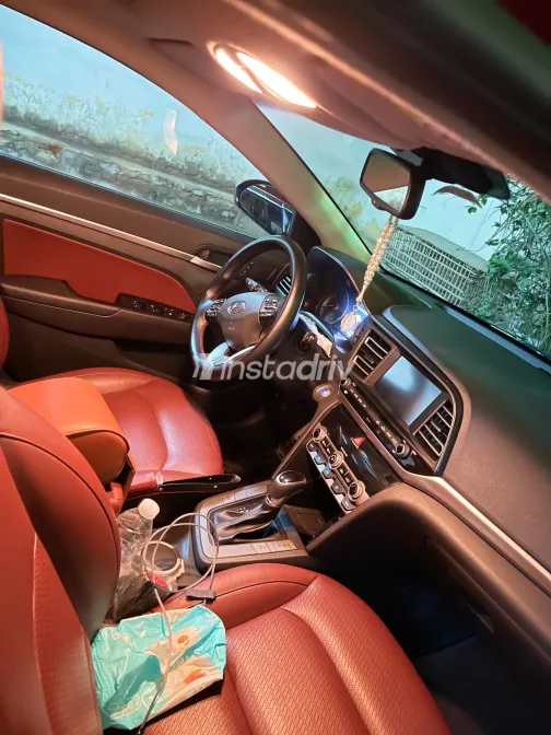 Hyundai Elantra AD 2019 White Used for Sale - 1