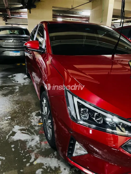 Hyundai Elantra AD 2019 White Used for Sale - 3