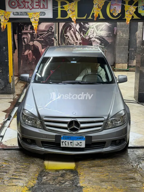 مرسيدس C 180 2010 أبيض مستعملة للبيع - 1