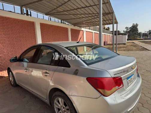 شيفروليه كروز 2015 أبيض مستعملة للبيع - 1