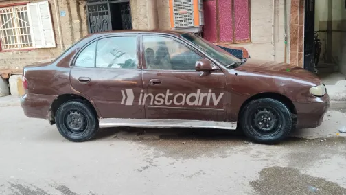 هيونداي اكسنت 1998 أبيض مستعملة للبيع - 2