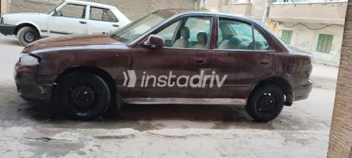 هيونداي اكسنت 1998 أبيض مستعملة للبيع - 4