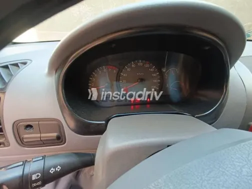 هيونداي فيرنا 2015 أصفر مستعملة للبيع - 6