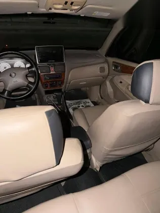 نيسان صنى 2010 ذهبي مستعملة للبيع