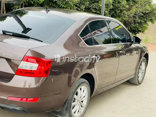 سكودا اوكتافيا A7 2016 أبيض مستعملة للبيع - 3