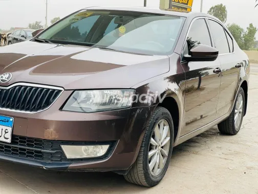 سكودا اوكتافيا A7 2016 أبيض مستعملة للبيع - 5