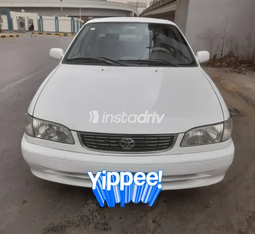 تويوتا كورولا 1999 أبيض مستعملة للبيع - 3