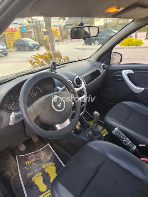 Renault Sandero Step Way 2013 White Used for Sale - 3