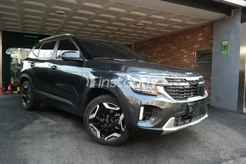 كيا سيلتوس 2025 أبيض مستعملة للبيع - 7