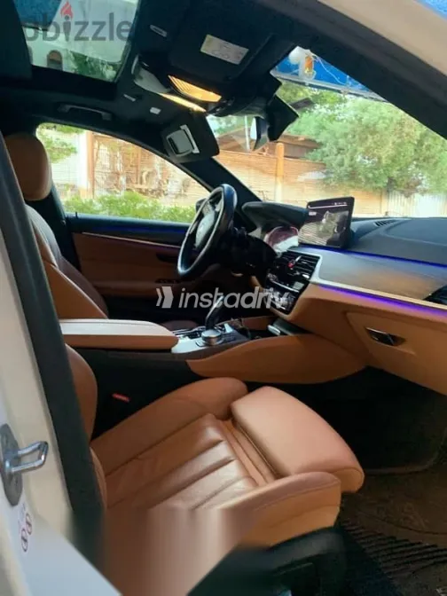 بي ام دبليو 520 2023 أبيض مستعملة للبيع - 1