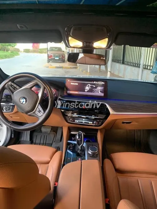 بي ام دبليو 520 2023 أبيض مستعملة للبيع - 4