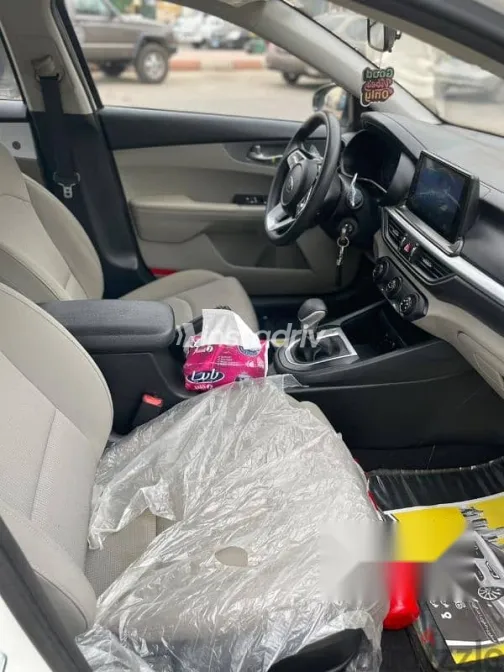 كيا سيراتو 2021 أبيض مستعملة للبيع - 3