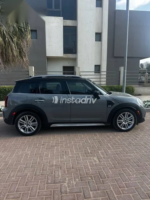 Mini Country man 2022 Gray Used for Sale - 10