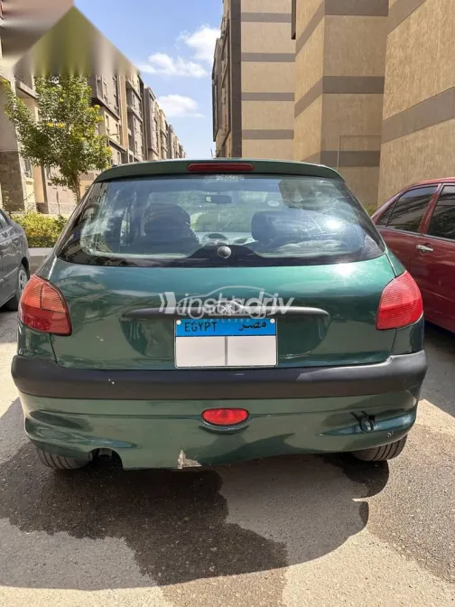 بيجو 206 2000 أخضر مستعملة للبيع - 1