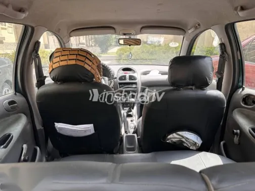 بيجو 206 2000 أخضر مستعملة للبيع - 4